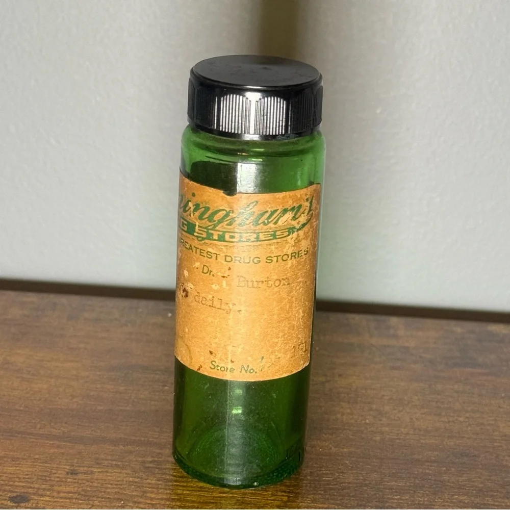 Vintage 1953 Cunningham Drug Stores Detroit‎ MI Green Glass Prescription Bottle